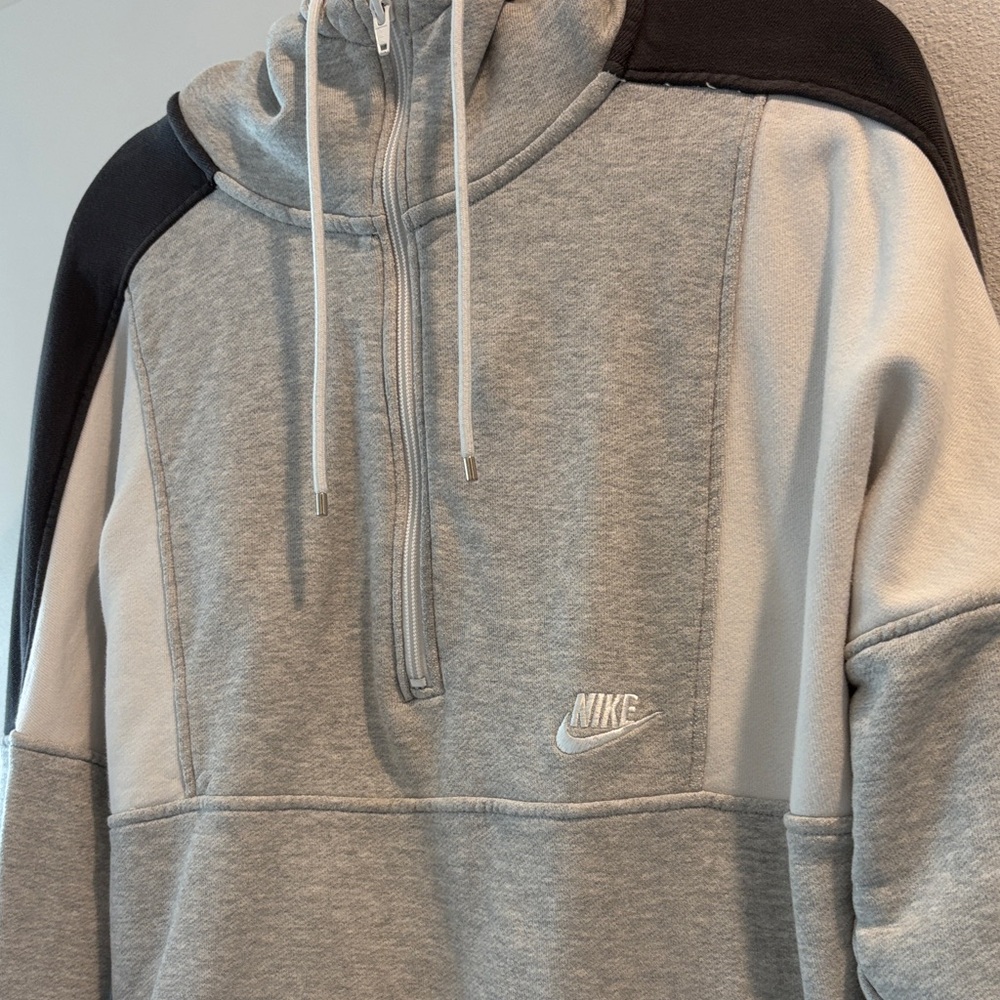 Nike Two-Tone Gray and Black Pullover